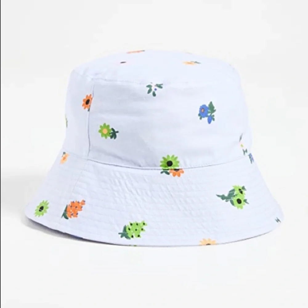 UO-Baggu -Bucket Hat-Ditsy Floral - Picture 3 of 5